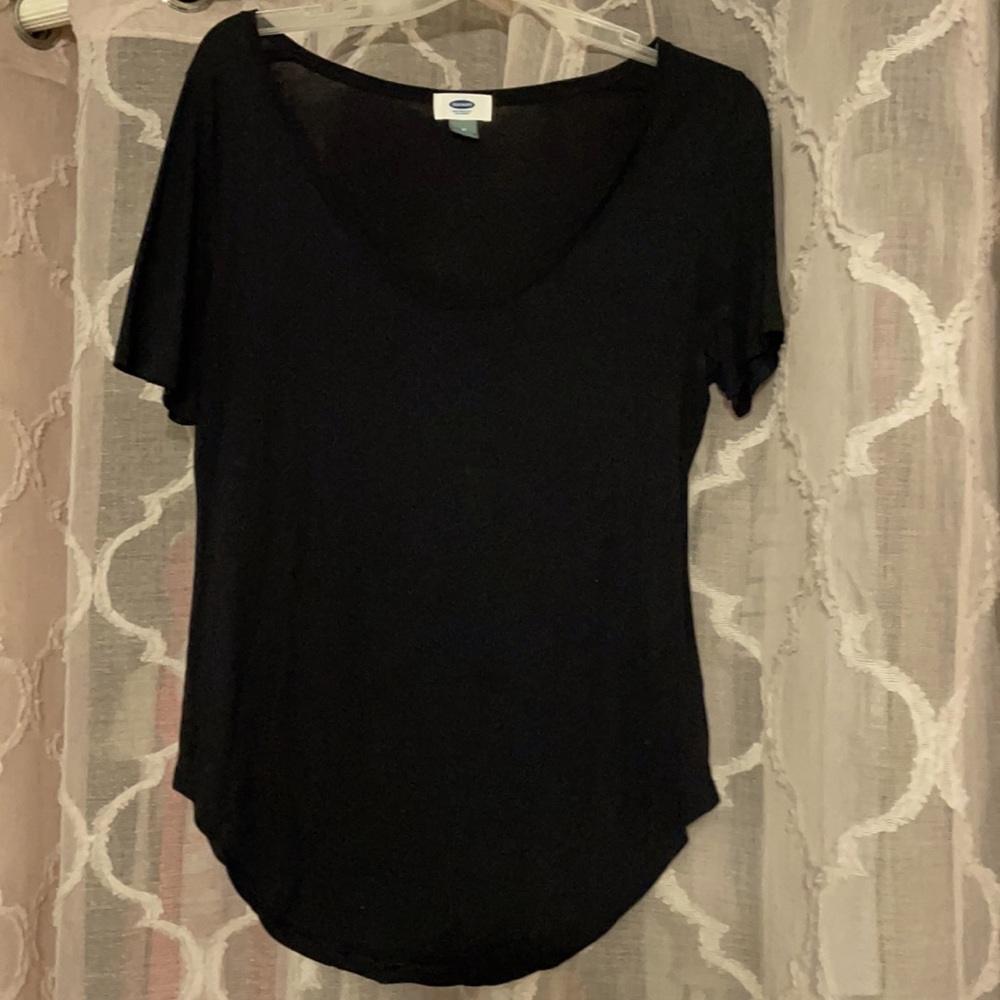 Old Navy cotton T shirt. Like New!